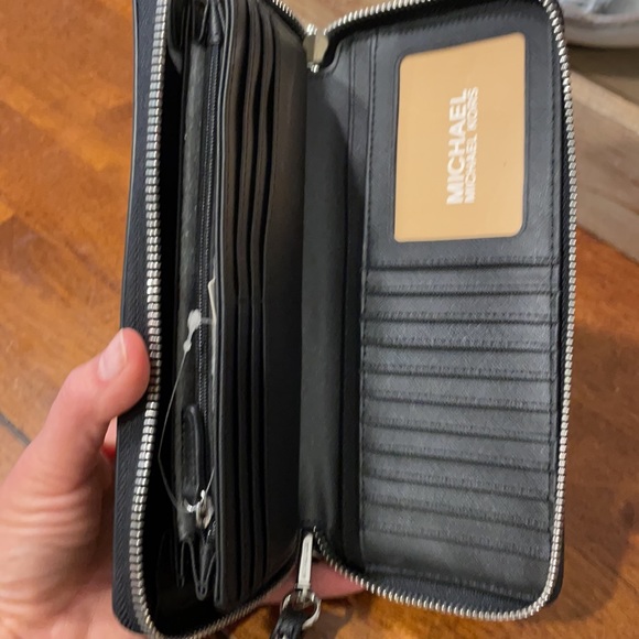 Michael Kira wallet clutch - Picture 3 of 5